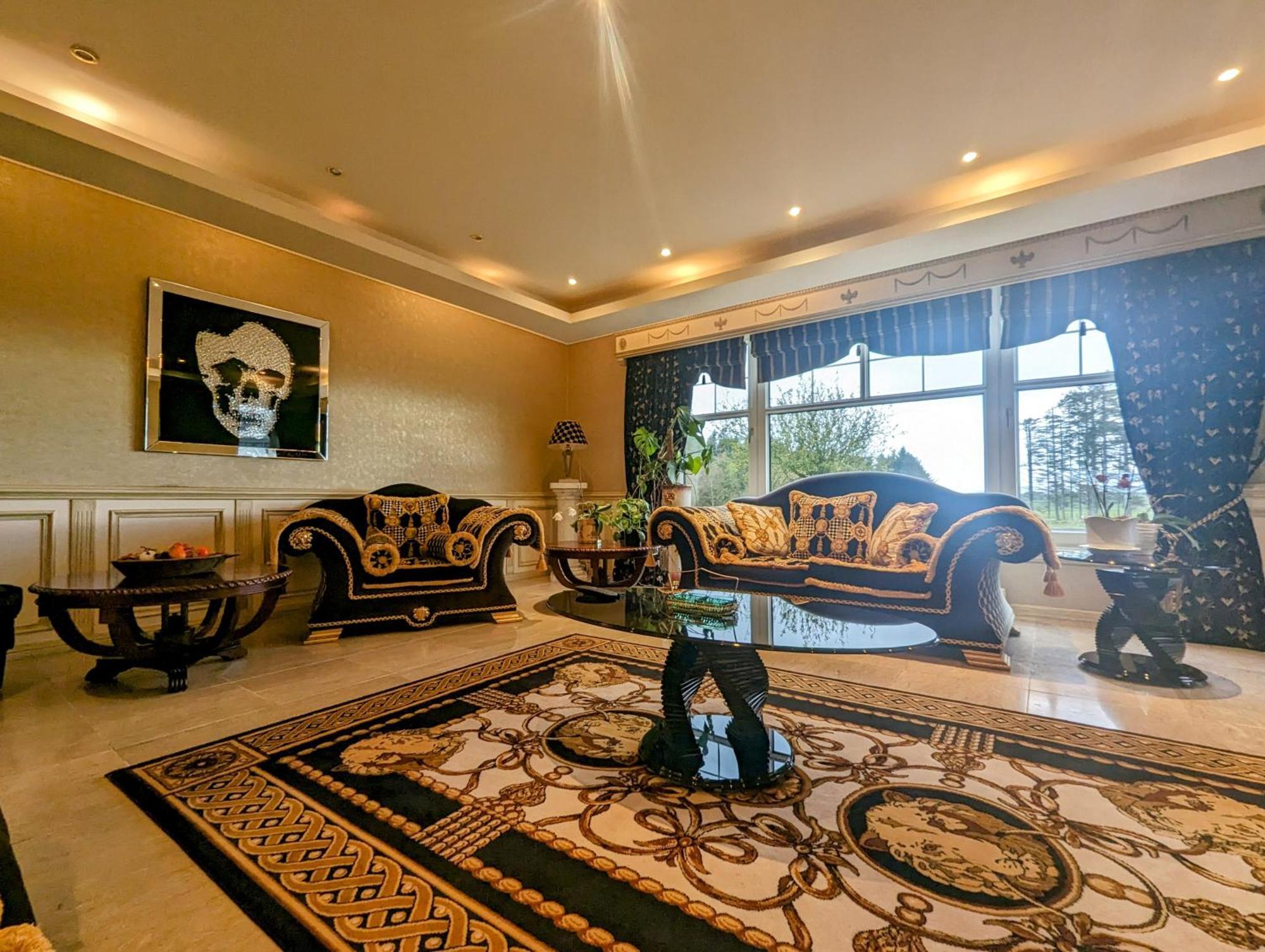 Finn Village - Loch Lomond Villa B&B - Black Room With Jacuzzi-Style Bath Glasgow Exterior photo