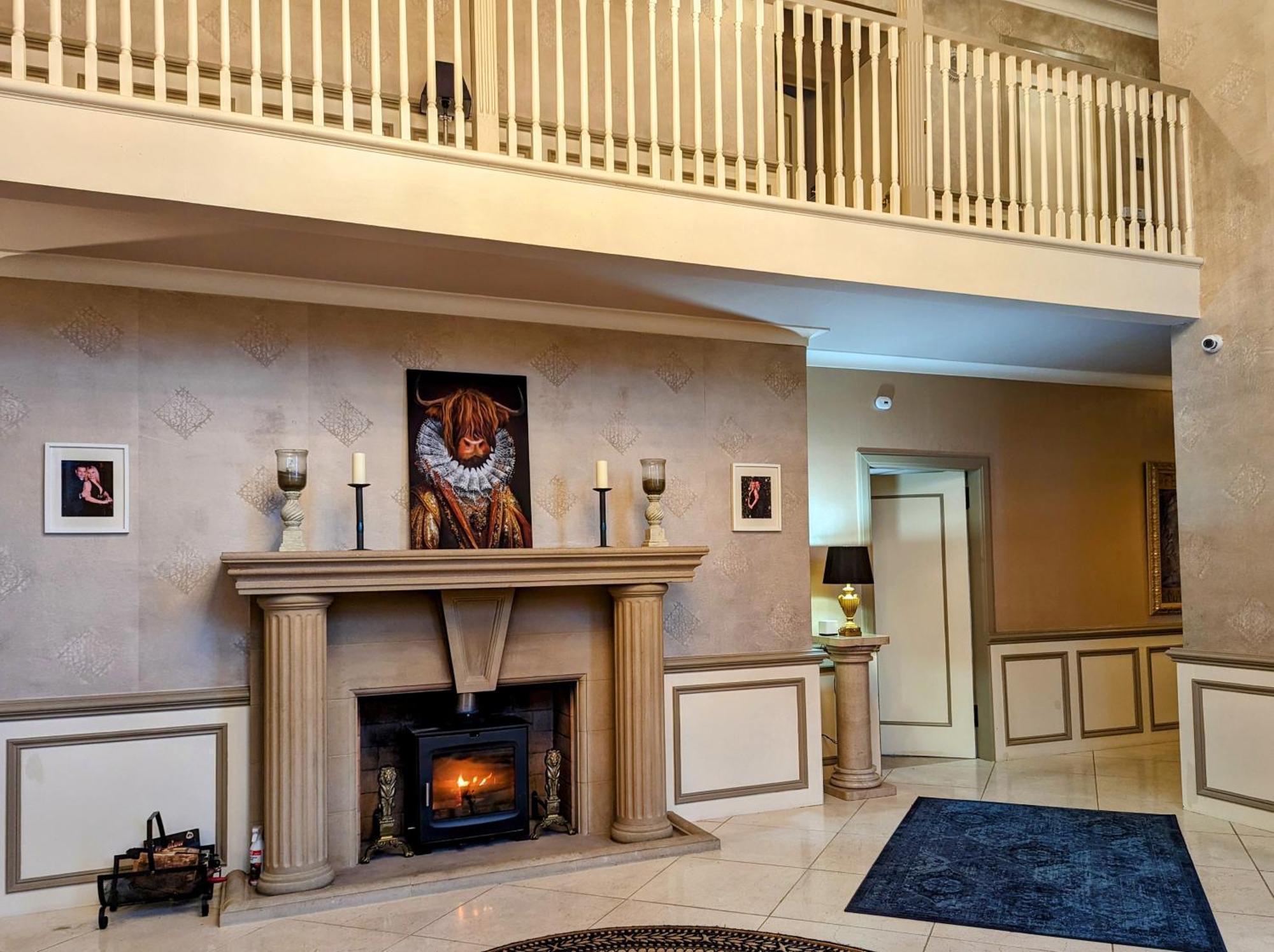 Finn Village - Loch Lomond Villa B&B - Black Room With Jacuzzi-Style Bath Glasgow Exterior photo