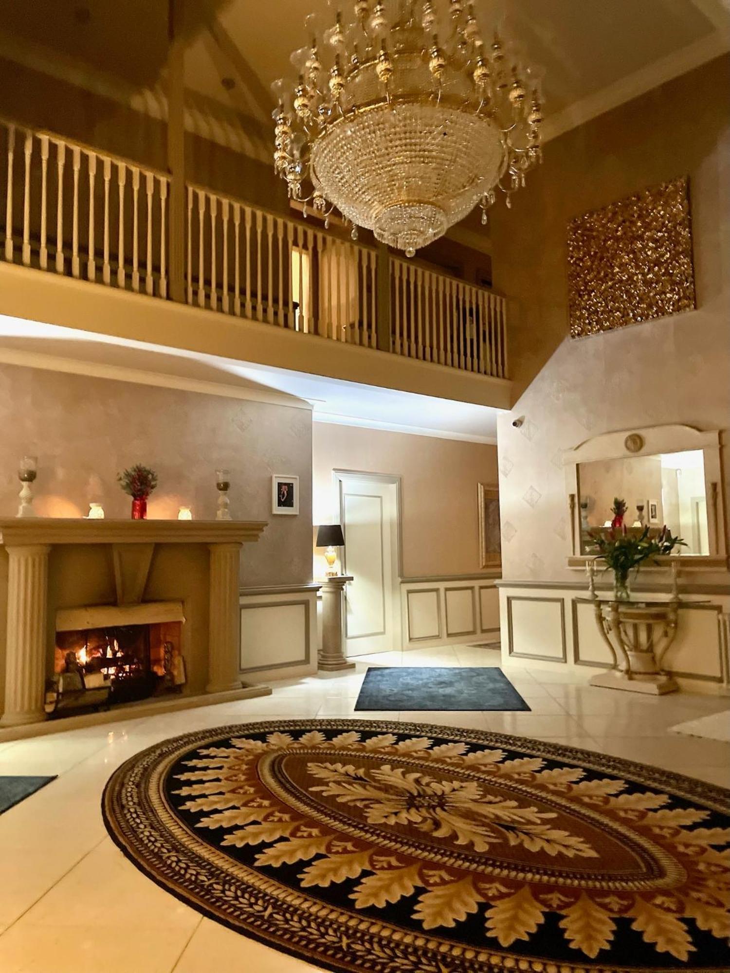 Finn Village - Loch Lomond Villa B&B - Black Room With Jacuzzi-Style Bath Glasgow Exterior photo